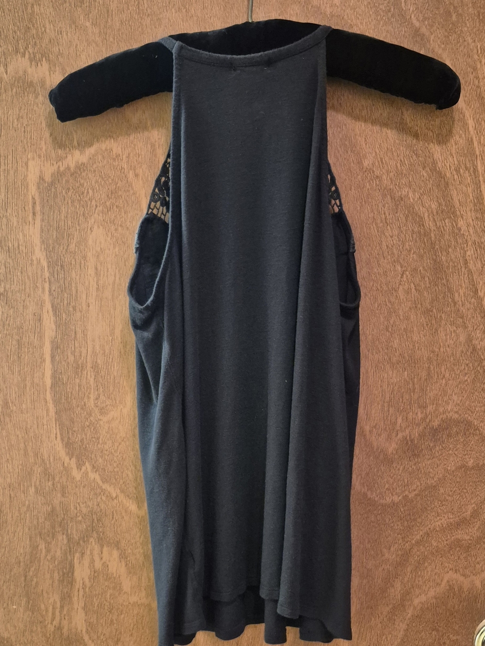 Black Crochet Yoke Tank Top - Picture 4 of 4